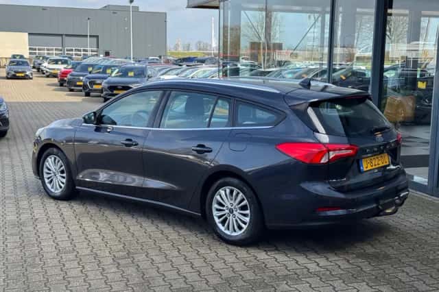 Ford Focus (2020) thumbnail 3