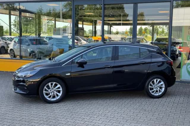 Opel Astra (2021) thumbnail 2