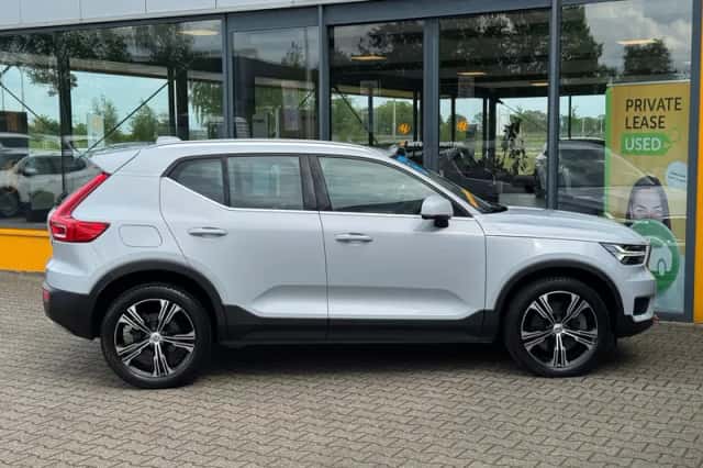 Volvo XC40 (2022) thumbnail 5