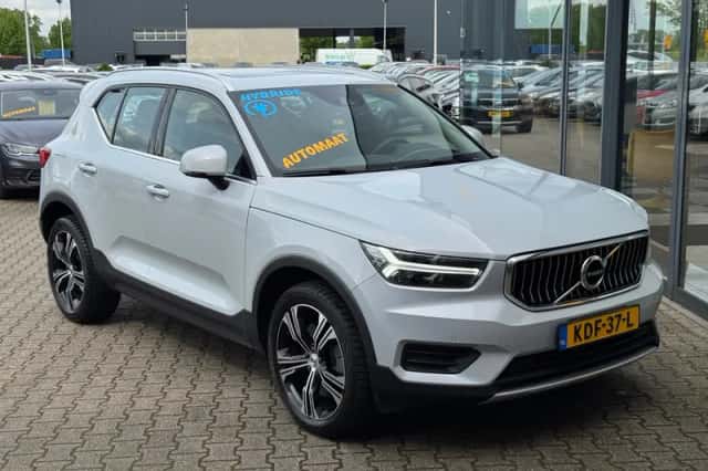 Volvo XC40 (2022) thumbnail 6