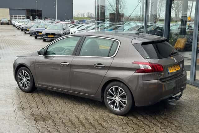 Peugeot 308 (2014) thumbnail 3