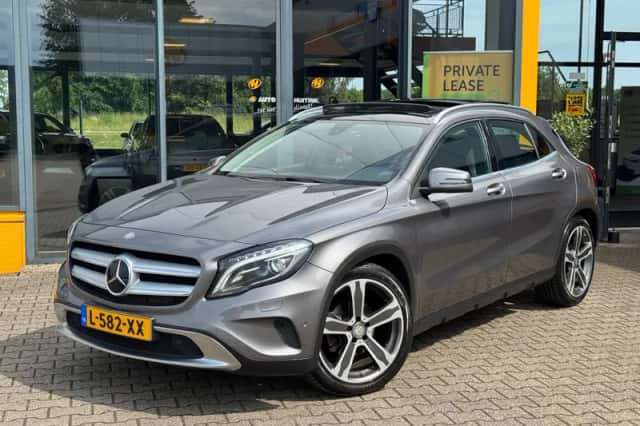 Mercedes-Benz GLA-Klasse (2016) thumbnail 1