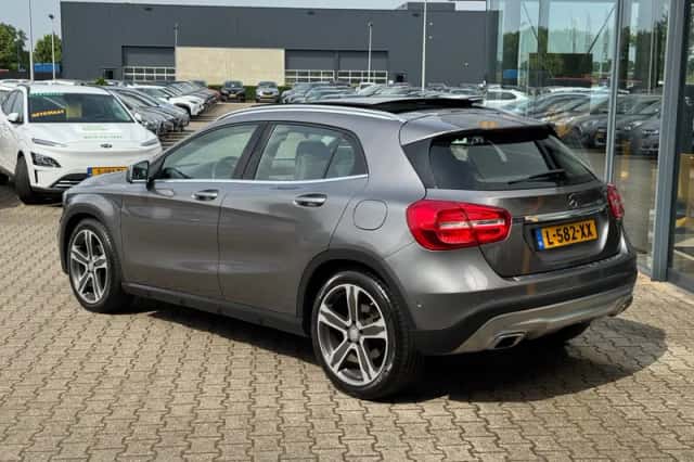 Mercedes-Benz GLA-Klasse (2016) thumbnail 3