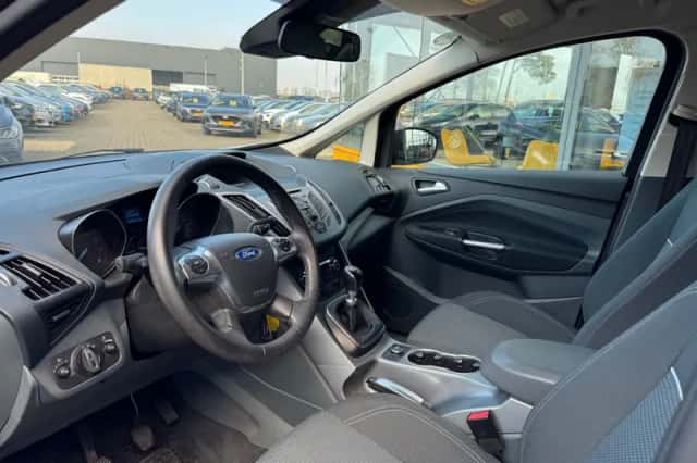 Ford C-Max (2012) thumbnail 4