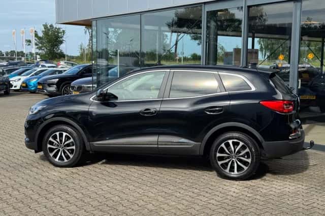 Renault Kadjar (2022) thumbnail 2