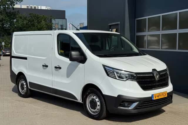 Renault Trafic (2024) thumbnail 6