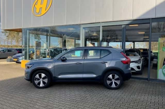 Volvo XC40 (2023) thumbnail 2
