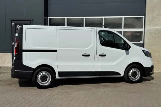 Renault Trafic (2024) thumbnail 5