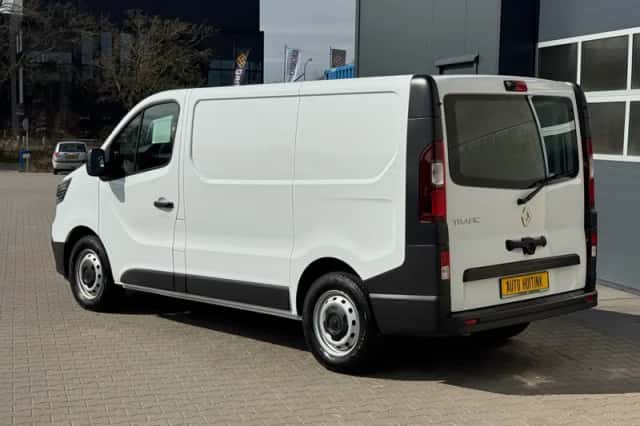 Renault Trafic (2024) thumbnail 3