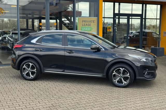 Kia XCeed (2022) thumbnail 2