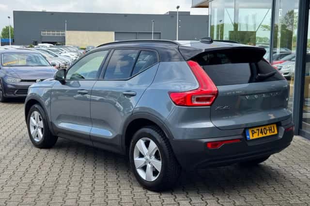 Volvo XC40 (2022) thumbnail 3