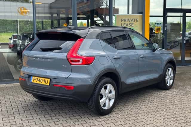 Volvo XC40 (2022) thumbnail 4