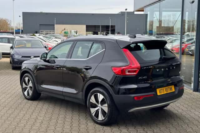 Volvo XC40 (2021) thumbnail 3