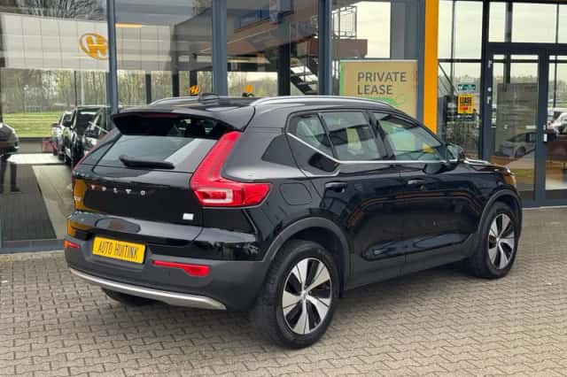 Volvo XC40 (2021) thumbnail 4