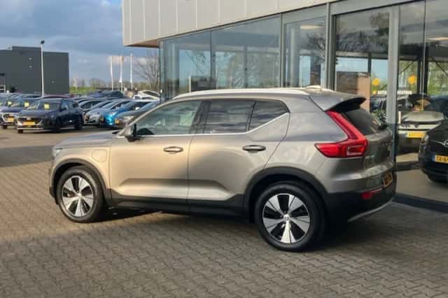 Volvo XC40 (2020) thumbnail 2