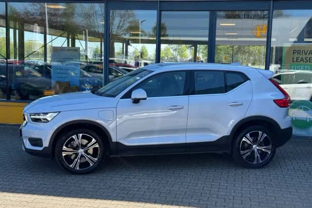 Volvo XC40 (2020) thumbnail 2