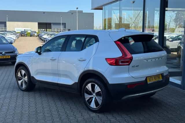Volvo XC40 (2022) thumbnail 3