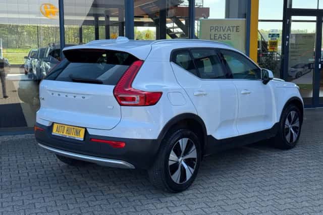 Volvo XC40 (2022) thumbnail 4