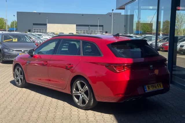 SEAT Leon (2022) thumbnail 3
