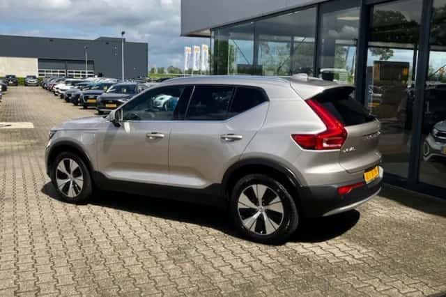 Volvo XC40 (2022) thumbnail 3