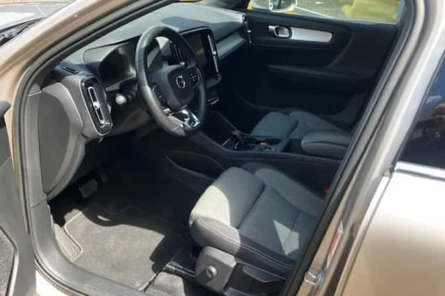 Volvo XC40 (2022) thumbnail 4