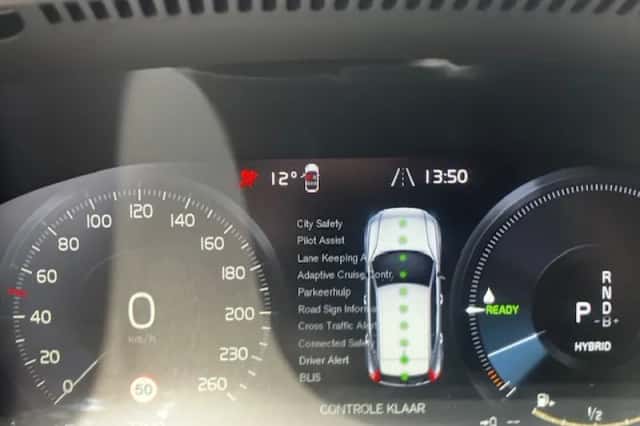 Volvo XC40 (2022) thumbnail 5