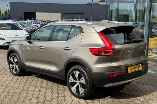 Volvo XC40 (2021) thumbnail 3