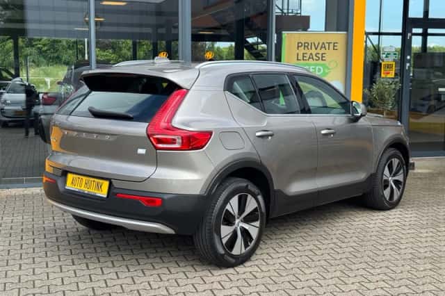 Volvo XC40 (2021) thumbnail 4