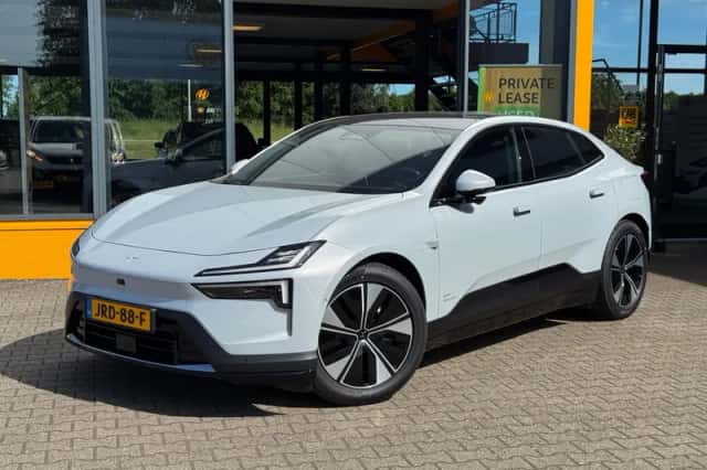 Polestar 4 (2025) thumbnail 1