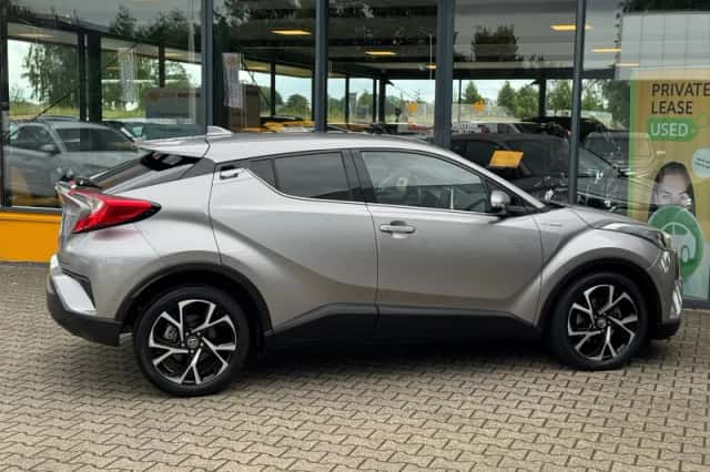 Toyota C-HR (2019) thumbnail 5