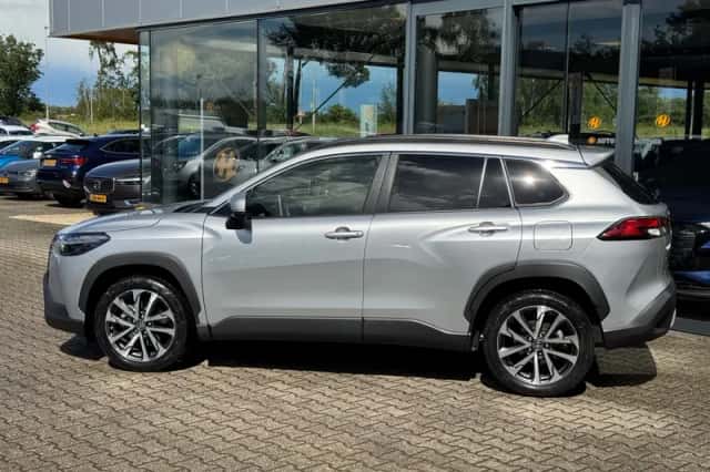 Toyota Corolla Cross (2023) thumbnail 2