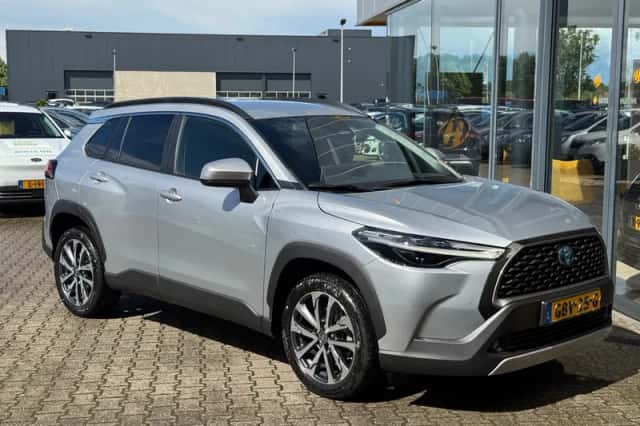 Toyota Corolla Cross (2023) thumbnail 6