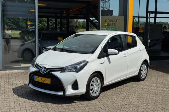 Toyota Yaris (2017) thumbnail 1