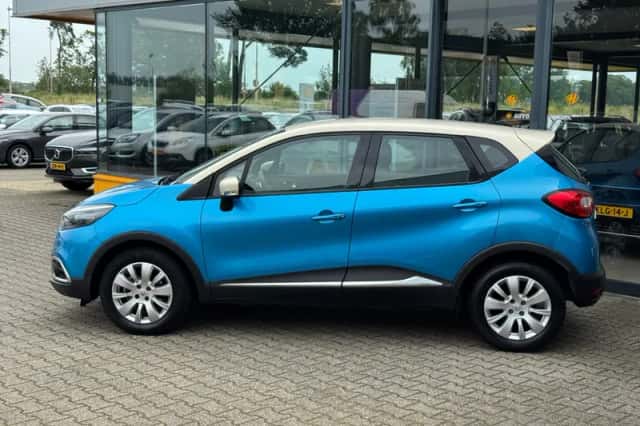 Renault Captur (2014) thumbnail 2