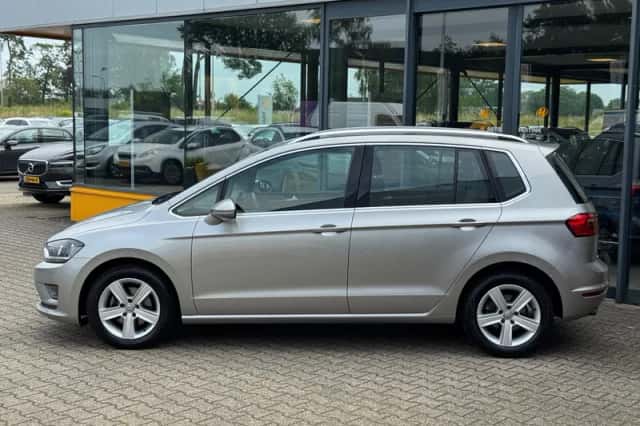 Volkswagen Golf Sportsvan (2014) thumbnail 2