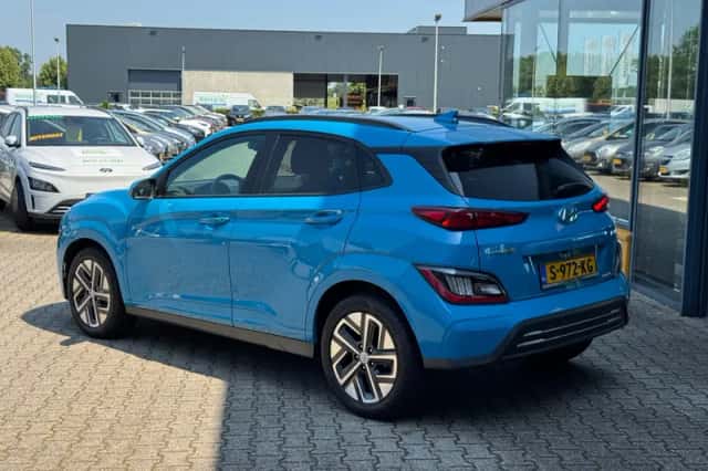 Hyundai Kona (2021) thumbnail 3