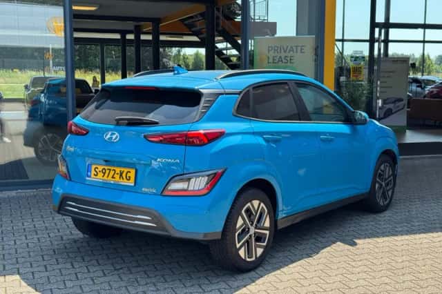 Hyundai Kona (2021) thumbnail 4
