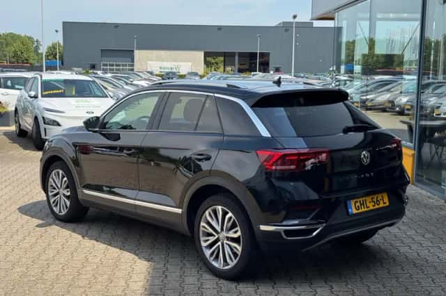 Volkswagen T-Roc (2019) thumbnail 3