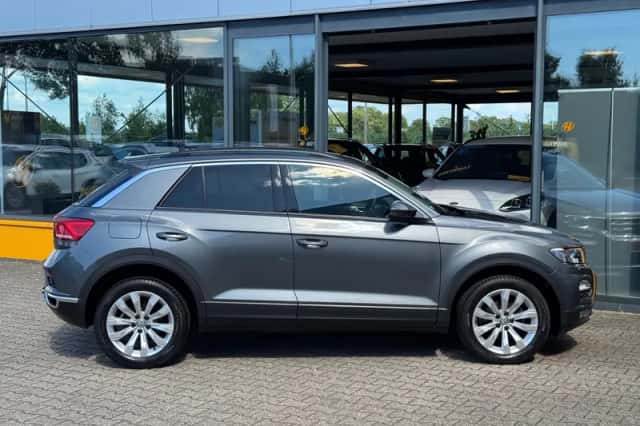 Volkswagen T-Roc (2020) thumbnail 5