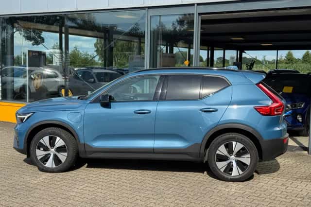 Volvo XC40 (2022) thumbnail 2