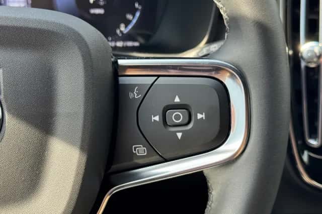 Volvo XC40 (2022) thumbnail 6
