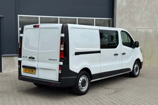 Renault Trafic (2024) thumbnail 4