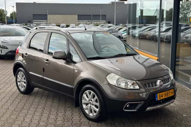 Fiat SEDICI (2010) thumbnail 4