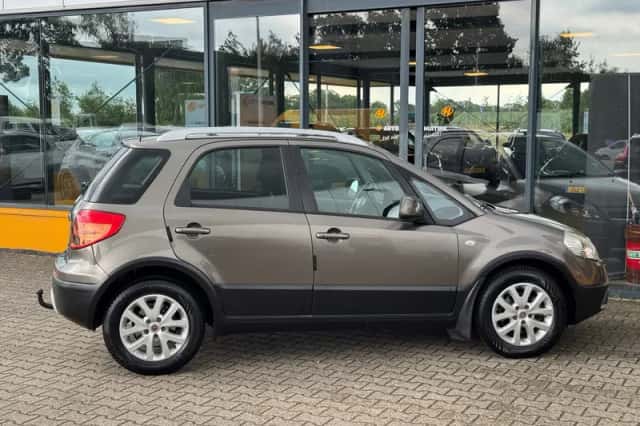 Fiat SEDICI (2010) thumbnail 5