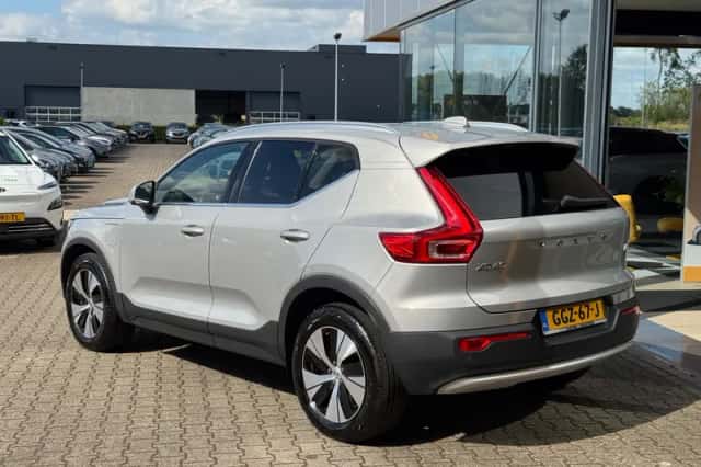 Volvo XC40 (2022) thumbnail 3