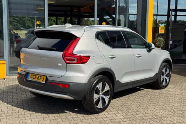 Volvo XC40 (2022) thumbnail 4