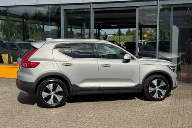 Volvo XC40 (2022) thumbnail 5