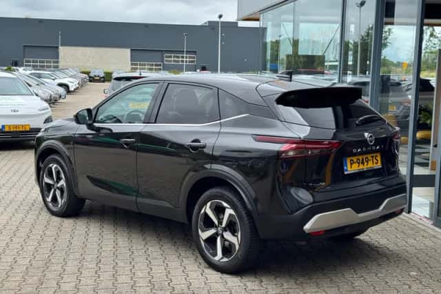 Nissan Qashqai (2021) thumbnail 3