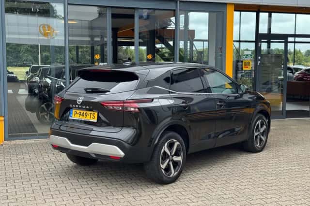 Nissan Qashqai (2021) thumbnail 4