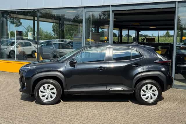 Toyota Yaris Cross (2023) thumbnail 2